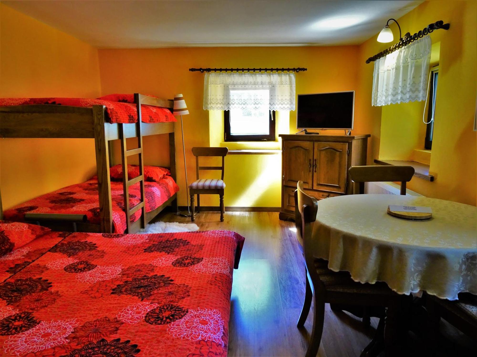 Apartmaji Pr-Gujlu Sela Nad Podmelcem 5220 Tolmin Podmelec Εξωτερικό φωτογραφία